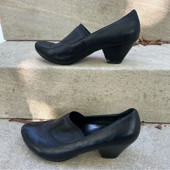 Dansko Black Slip On Heels Size 38 (7.5) - Picture 7 of 7